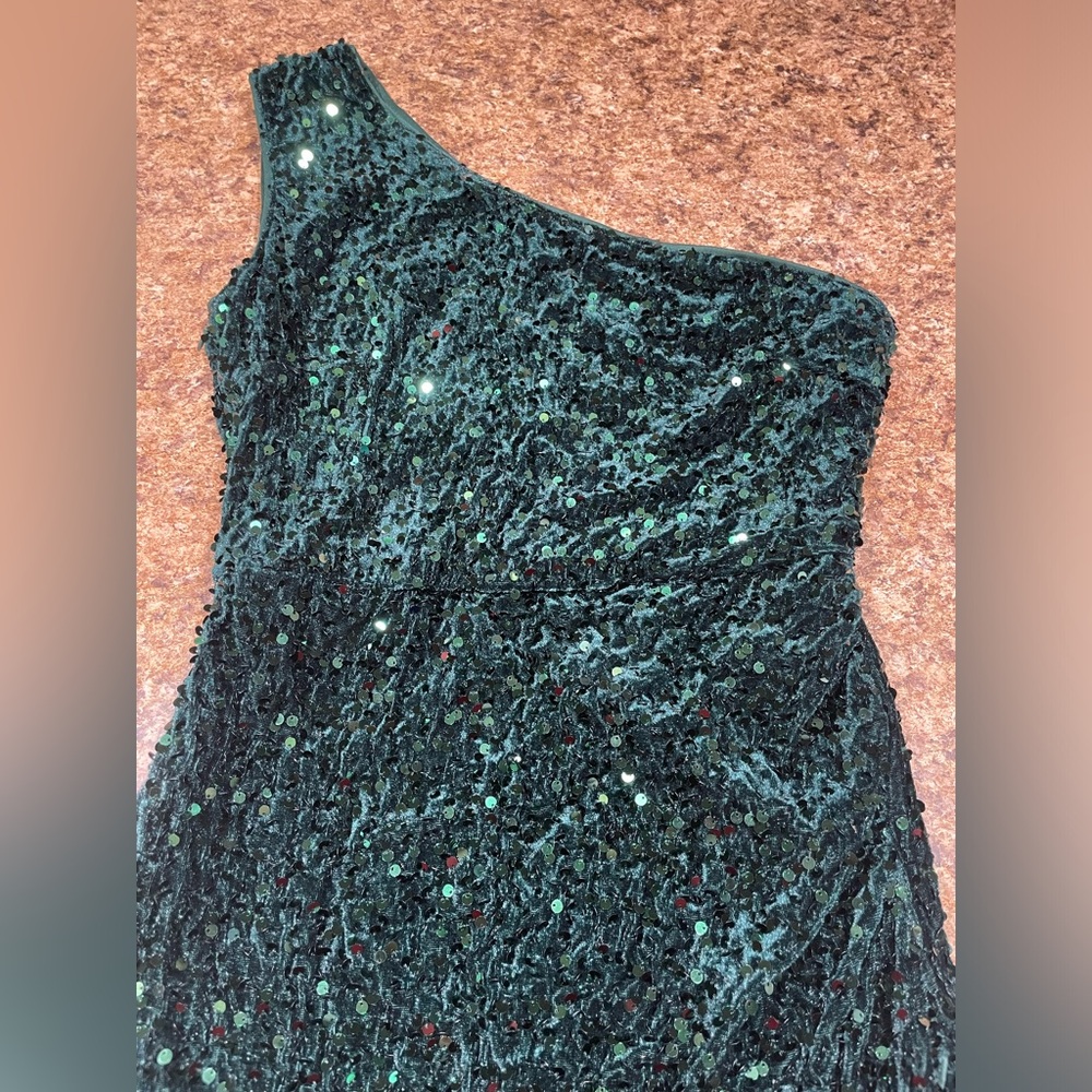 NWT EMERALD GREEN VELVET SEQUIN ONE SHOULDER LARGE DRESS GOWN - Picture 3 of 8